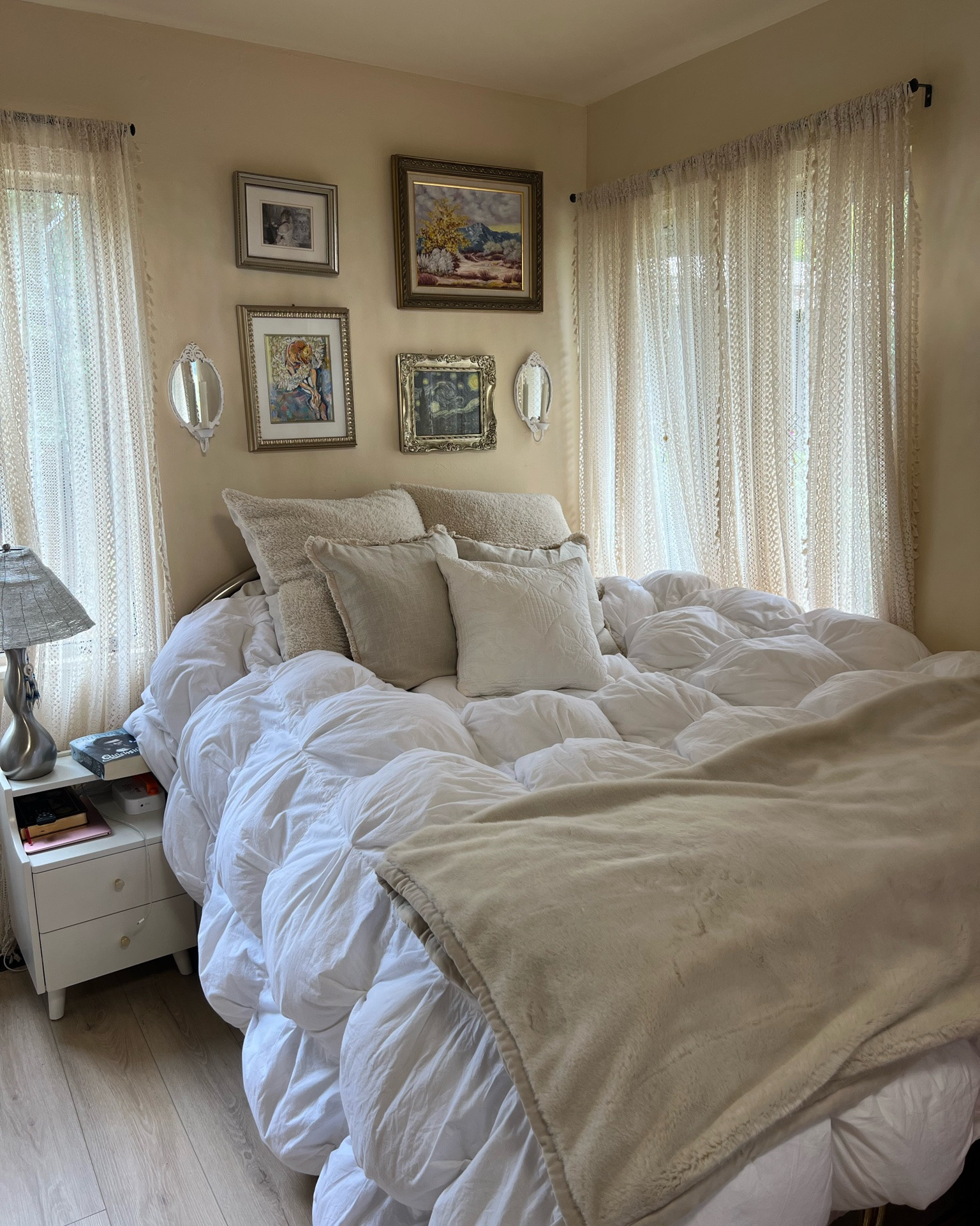 My cloud bed, makes me want to make my bed everyday

#LTKHome #LTKmorningroutine