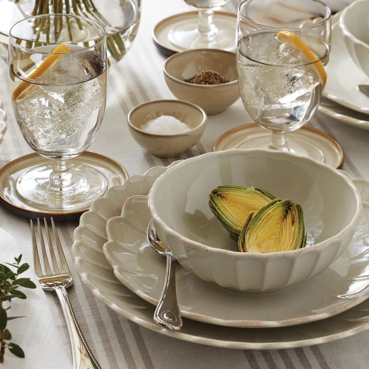 French Perle Scallop 4-Piece Dinner Plate Set | Lenox