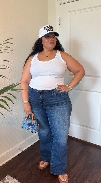 Game day looks a little different these days. 🏈🤎 @LaneBryant Keeping it casual and cute because you never have to give up your personal style just because it’s game day. 🏈

#GameDayStyle #GameDayOutfit #LaneBryant #CasualStyle #EverydayStyle 

 #LTKootd #LTKSeasonal #LTKU