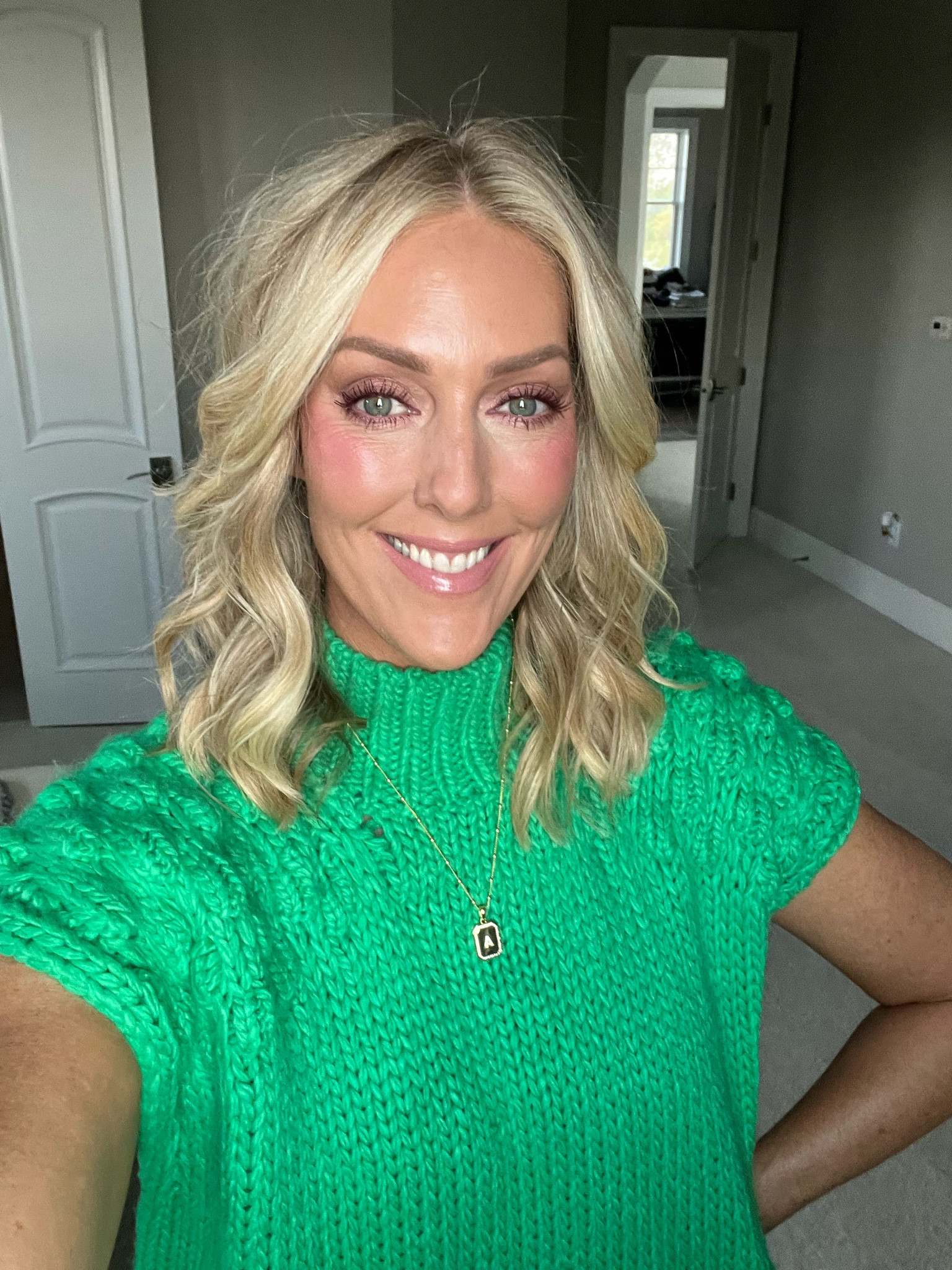 This cap sleeve sweater is so good! I love the vibrant Kelly green, but also comes in cream! 

#LTKOver40 #LTKWorkwear #LTKU