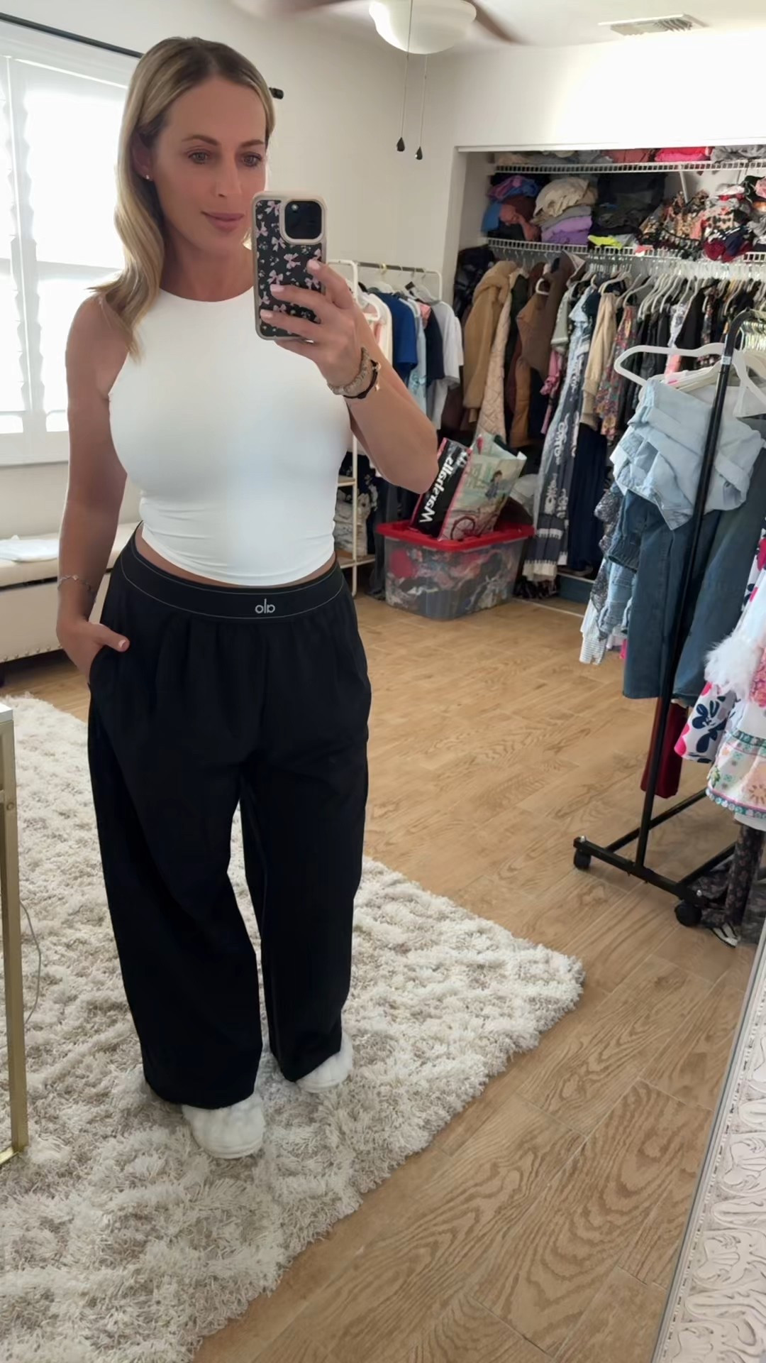 Casual outfit. Alo yoga 

#LTKFindsUnder50 #LTKMidsize #LTKFindsUnder100