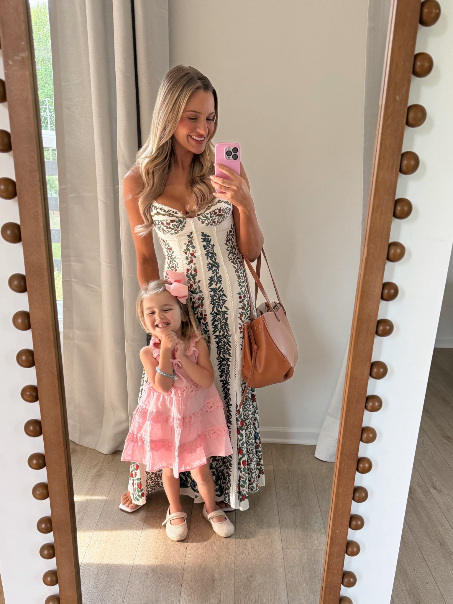 off to dinner 🤍

#LTKmomlife #LTKKids #LTKootd