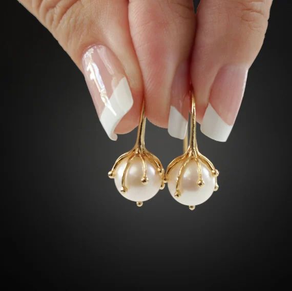 White Pearl Earrings Real Pearl Earrings Bridesmaid Earrings | Etsy | Etsy (US)