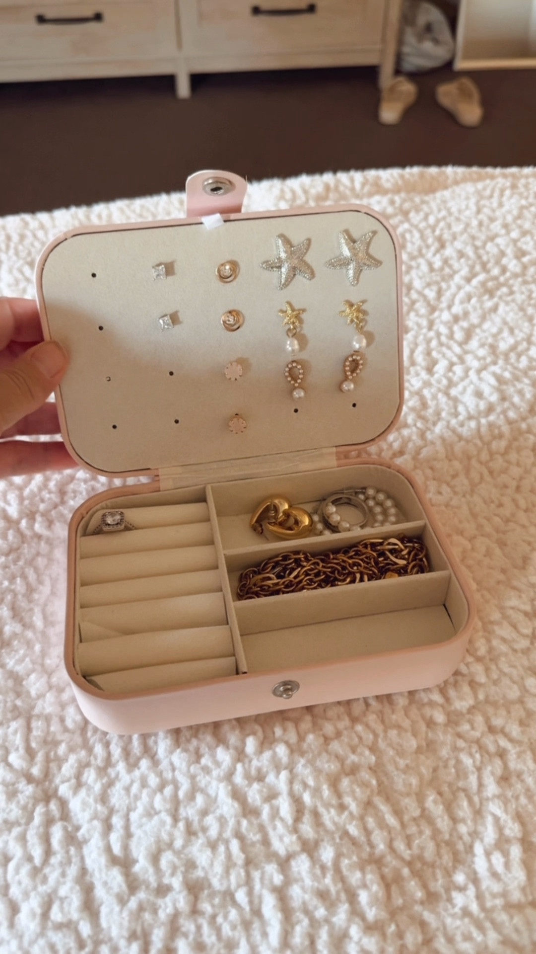 Must have travel jewelry case

Travel accessories, travel case, jewelry case, amazon find , vacation accessories, jewelry organizer 

#LTKOver40 #LTKSpringSale #LTKTravel