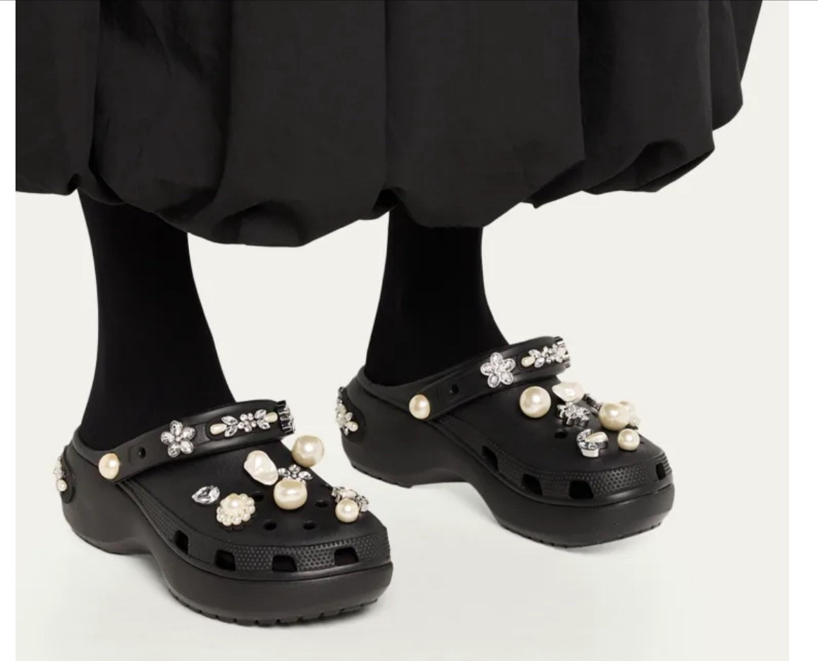 So bling!
💛Poshteacher

#LTKHoliday #LTKGiftGuide #LTKmomlife