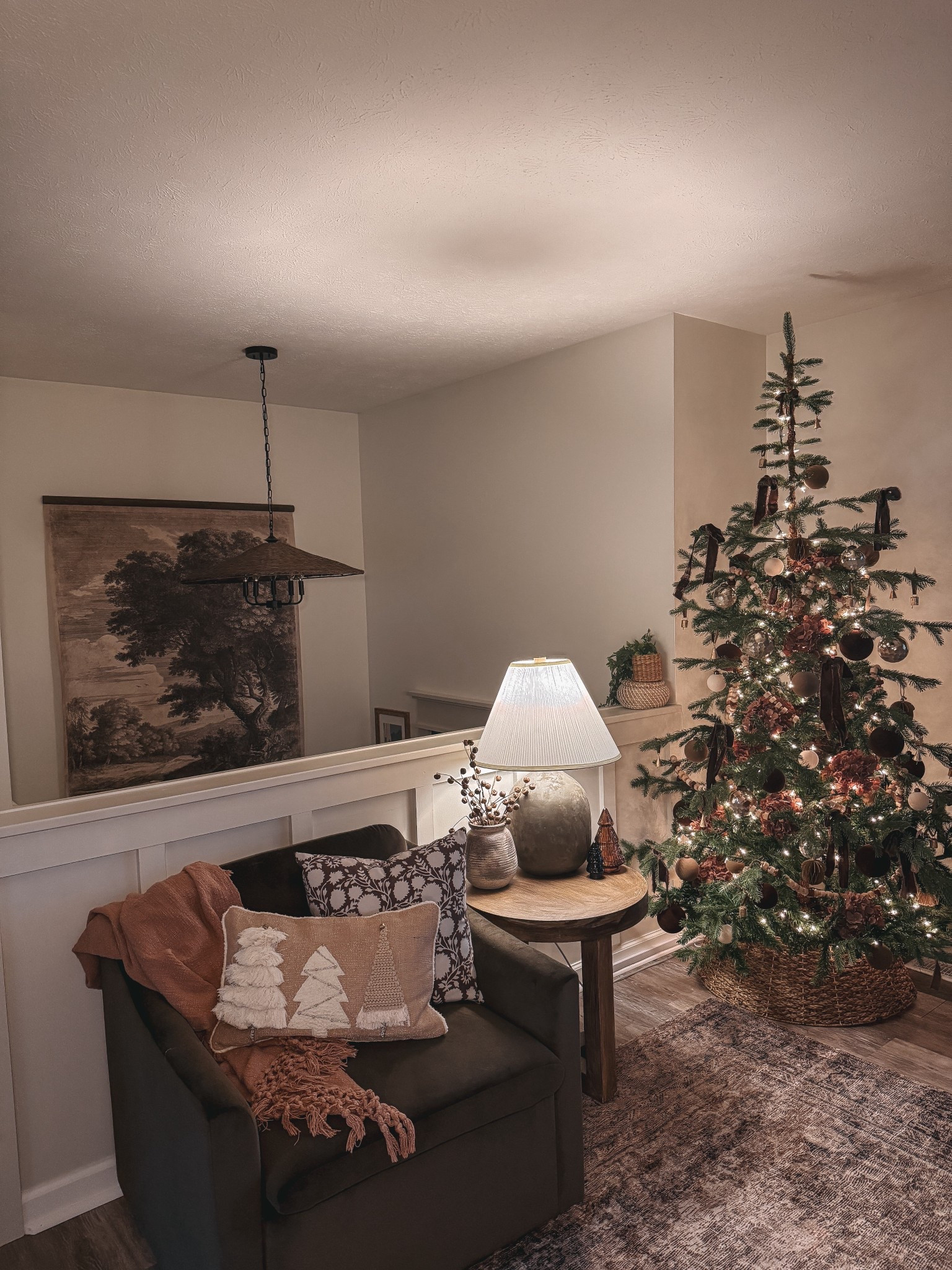 #christmas #christmasdecor #tree #accent chair #livingroom #livingroomdecor

#LTKHome #LTKSeasonal #LTKHoliday