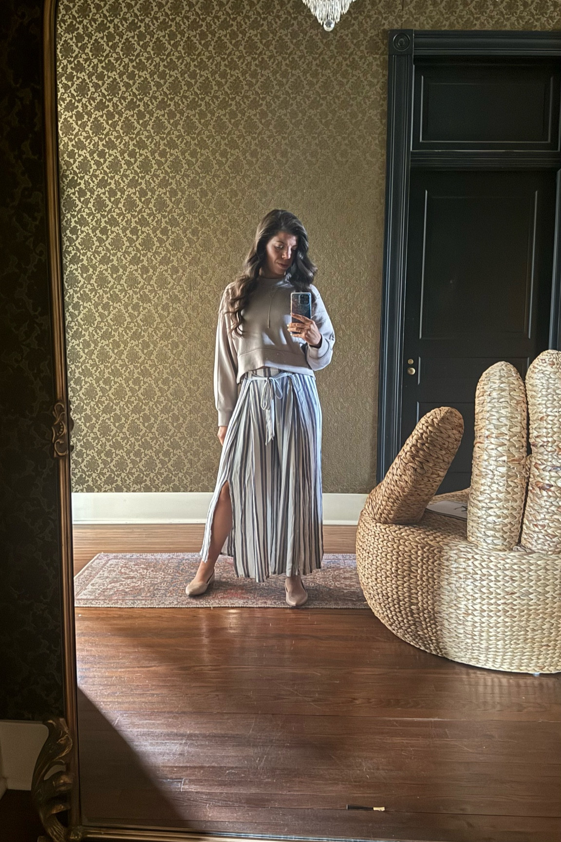 Comfy elevated palazzo pants & sweatshirt

#LTKWorkwear #LTKFindsUnder50 #LTKStyleTip