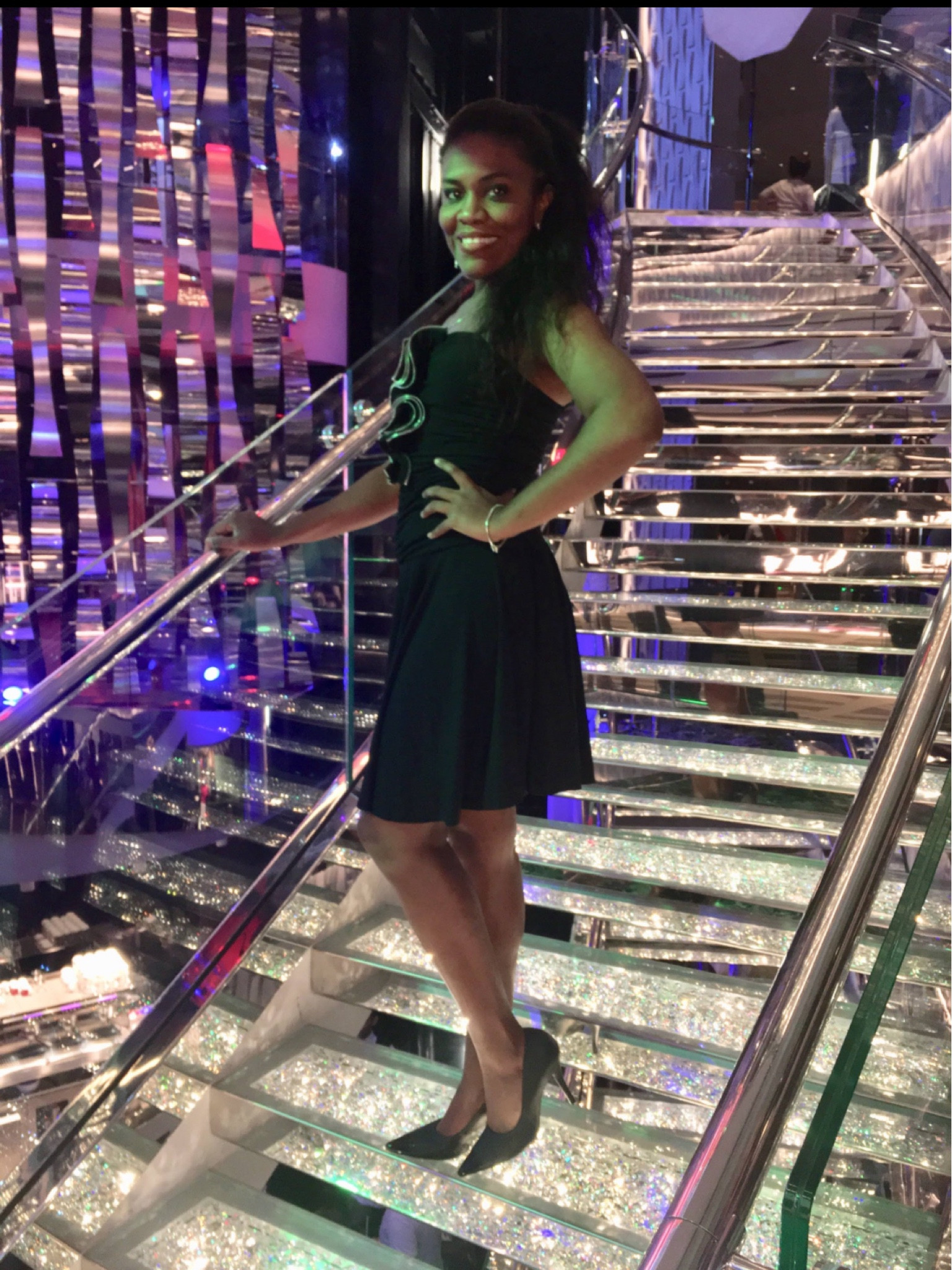 Um Scarpin preto é peça chave para se ter e para levar na sua mala, por combinar com tudo e deixar os seus looks de noite belíssimos! 🤌🏾😉

#LTKstyletip