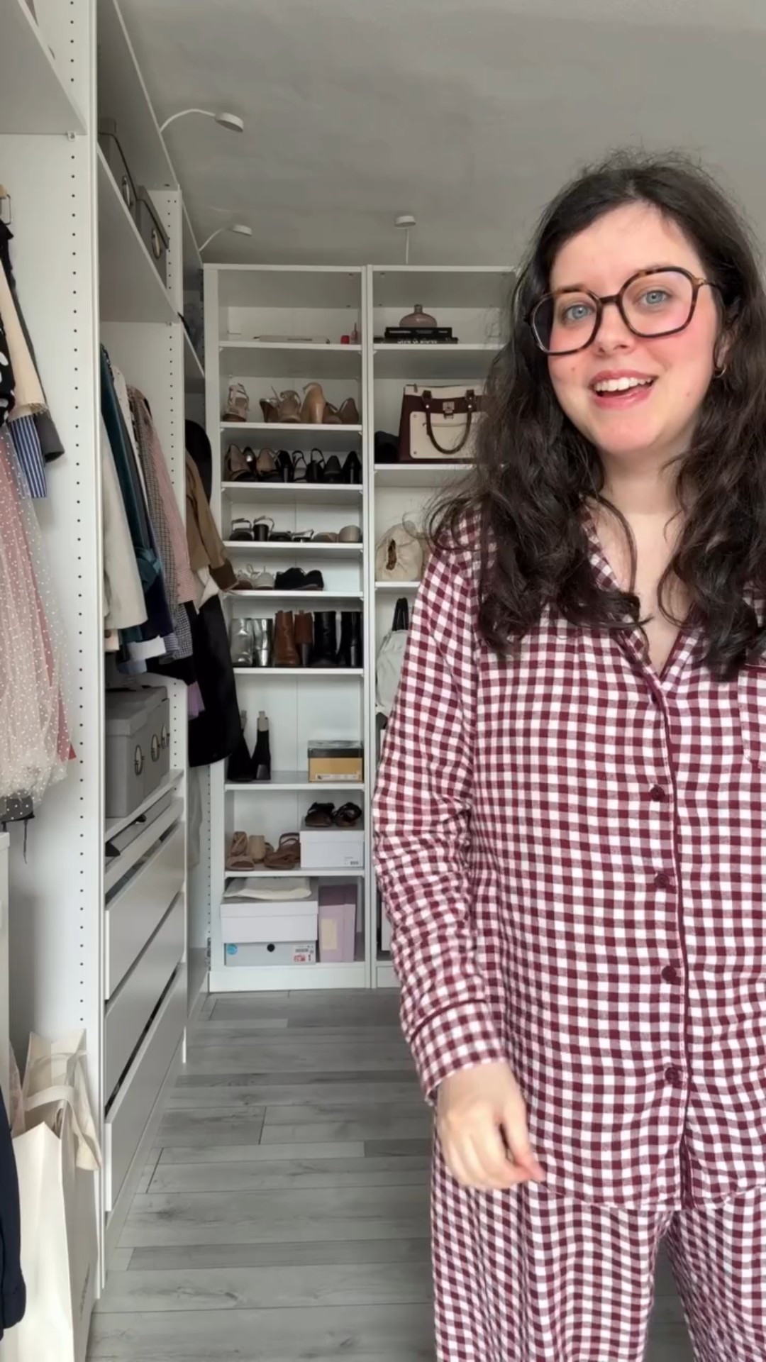 Pour ce #defimodeclaire, je voulais enfin utiliser le dictionary of color combinations pour faire un look.
C’est l’occasion de sortir de ma zone de confort pour essayer des nouvelles associations de couleur

Alors défi réussi ou raté ?

#LTKstyletip #LTKFashionMonth #LTKwinter