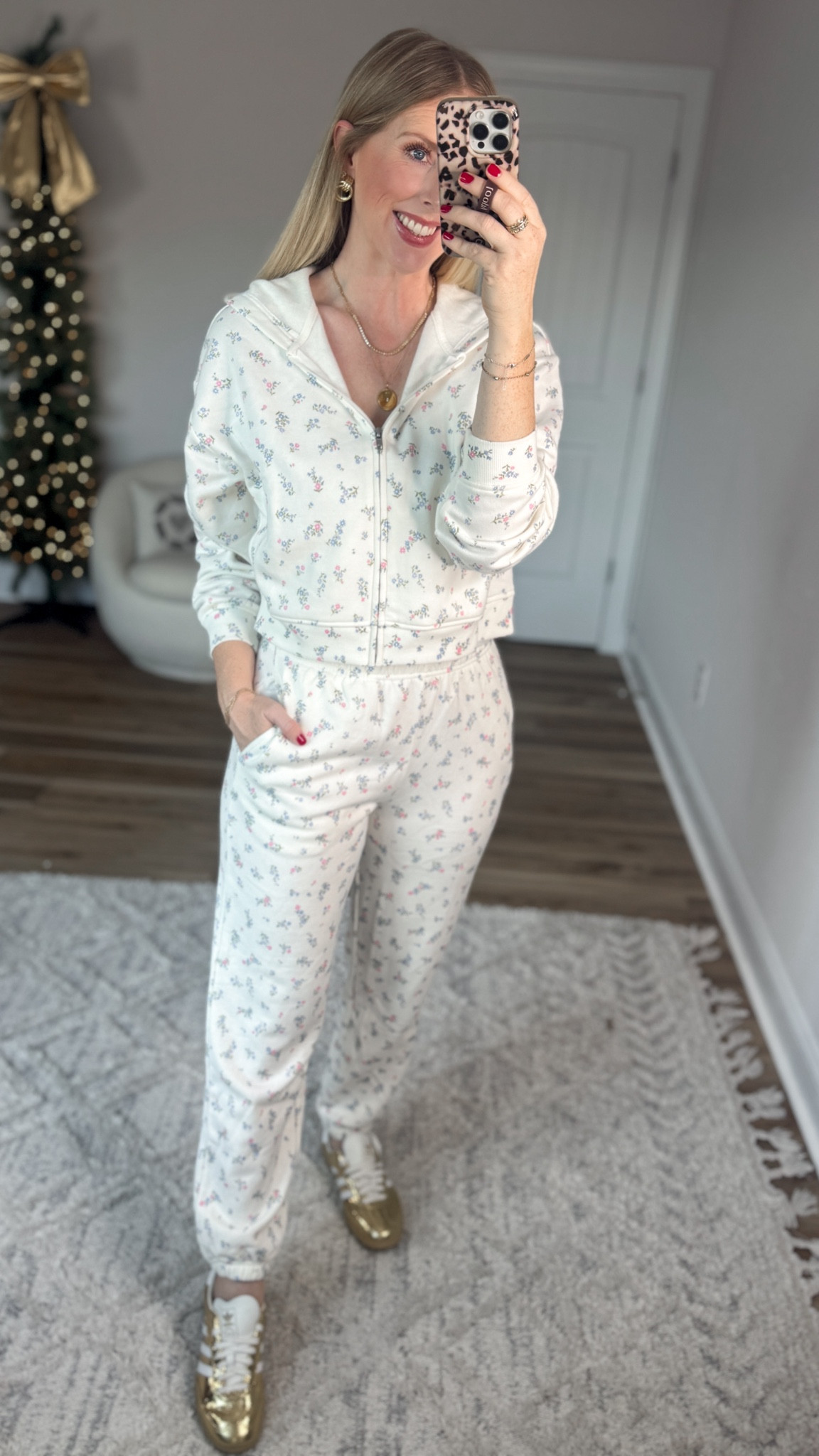 Weekend Walmart Wins try-on
Zip up jacket- small
Floral joggers- small 

#LTKootd #LTKFindsUnder50 #LTKmomlife