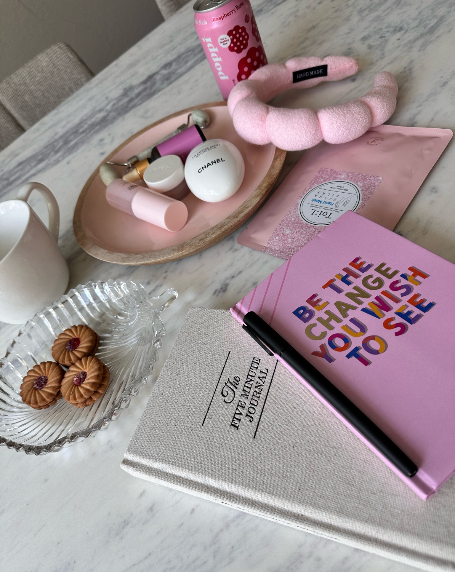 Pink love💕🌸💓

Journal, daily journal, hand mask, hand cream, home spa, skincare essentials, self-care

#LTKU #LTKbeauty #LTKunder50