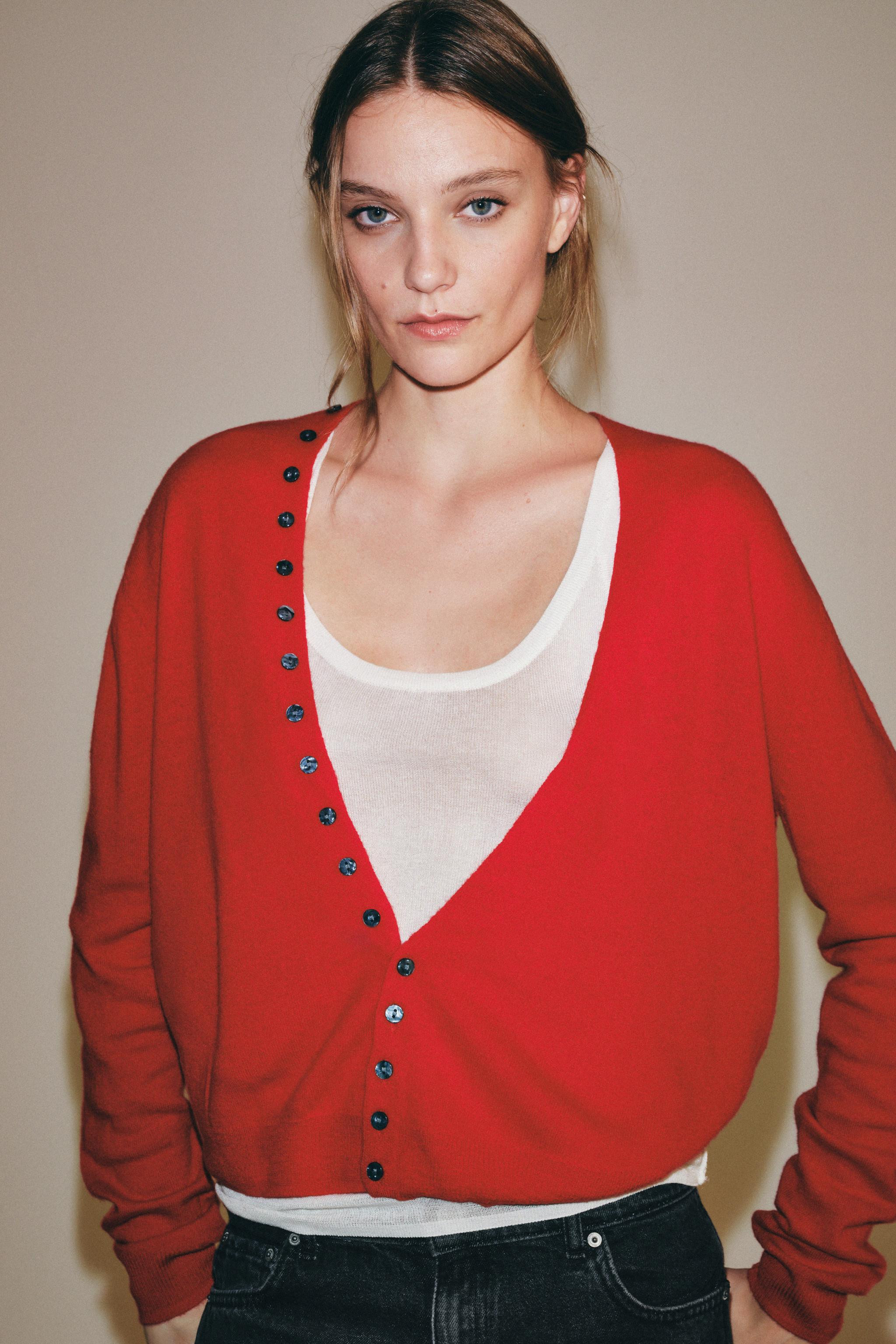 EXTRA SOFT 100% WOOL V-NECK JACKET | Zara US