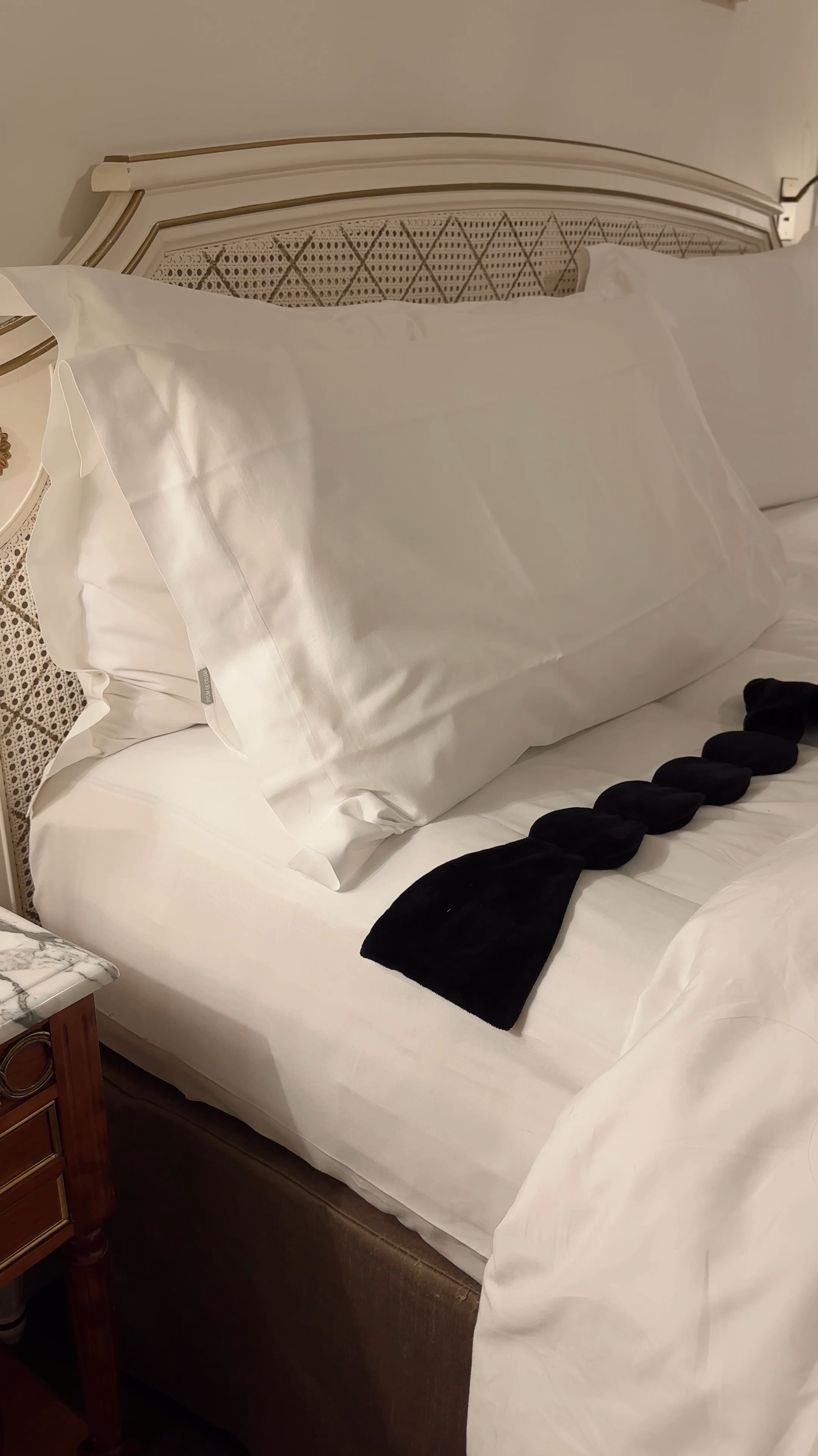 This sleeping mask has been a game changer in my sleep! Would make a great gift for anyone 

#LTKOver40 #LTKMostLoved #LTKStyleTip