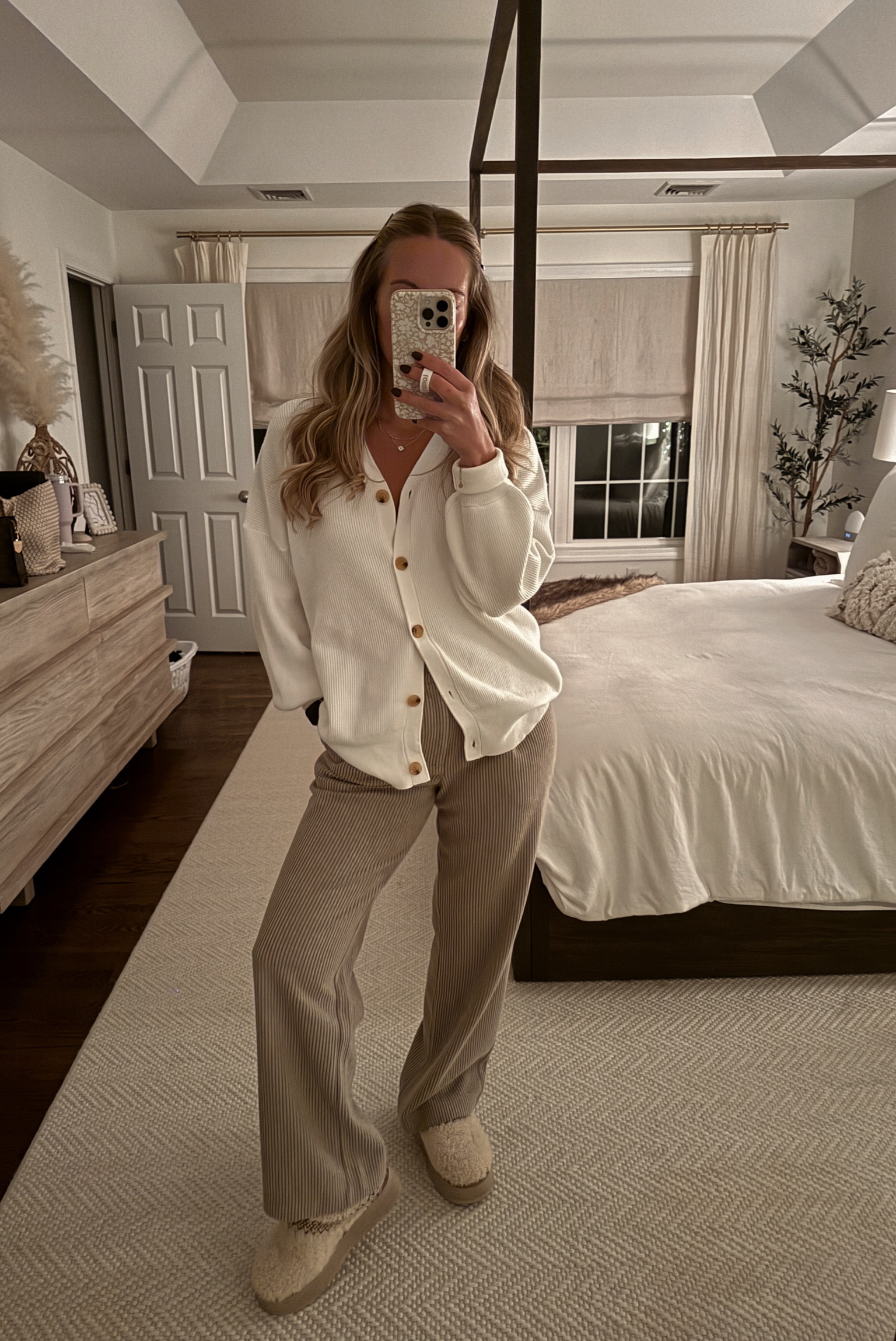 OOTD: Amazon cardigan & Varley corded pants 

#LTKGiftGuide
