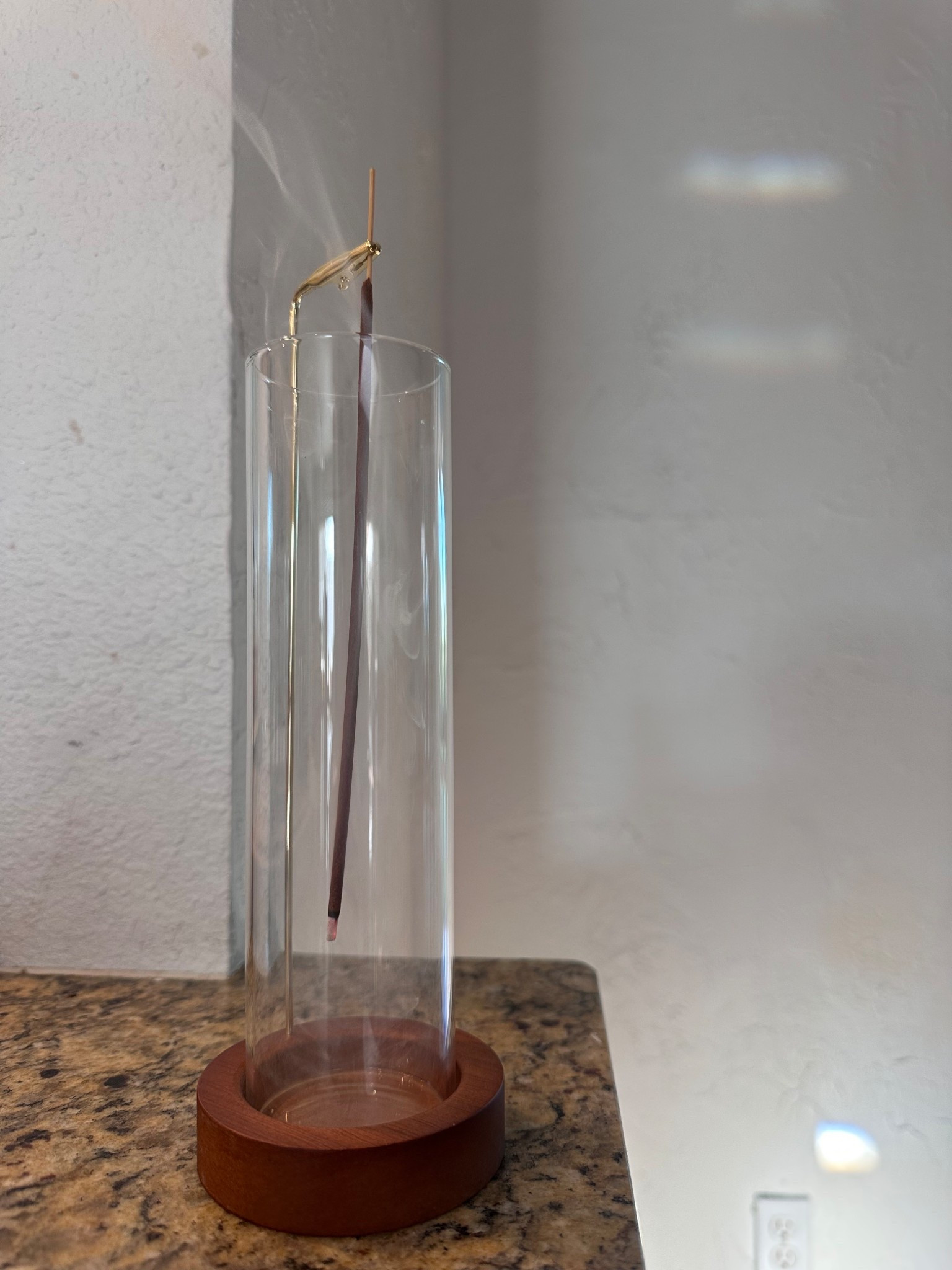 ✨ Creating calm, one stick at a time. This modern glass + wood incense holder keeps the ash contained and looks like a piece of decor on its own. Perfect for slow mornings, cozy evenings, or just making your space feel a little more zen. 🌿