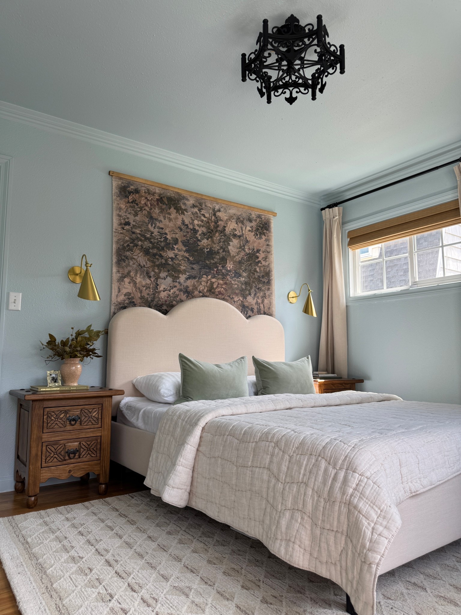 Bedroom decor for spring! 

#LTKHome