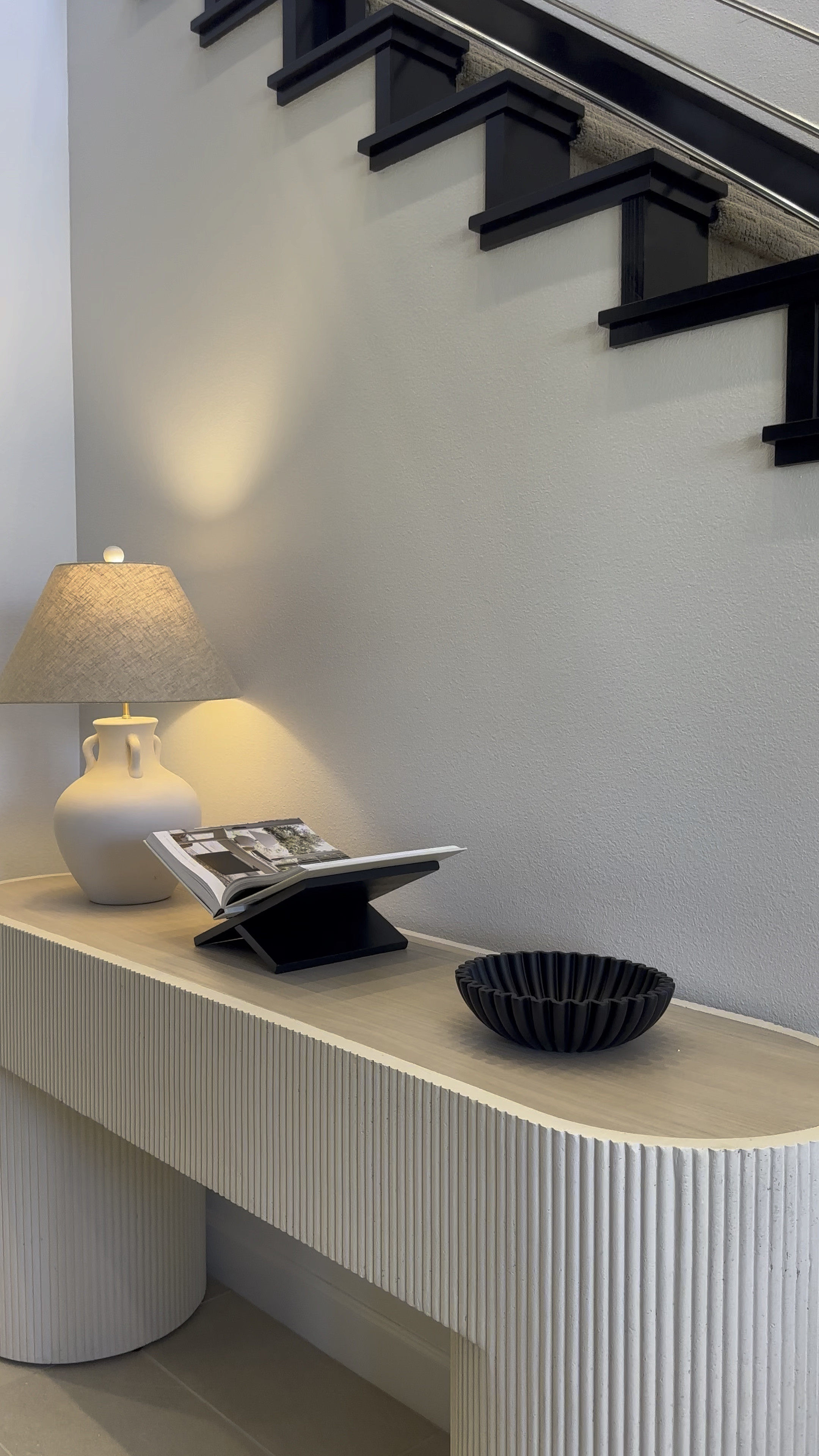Floated entryway table🫶🏽

#LTKHome