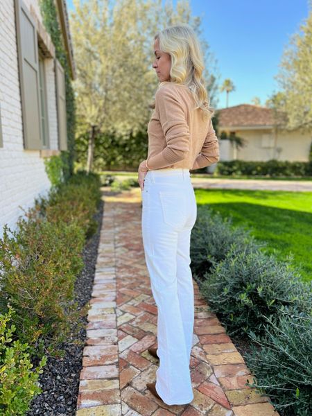 Pretty for Spring- cropped v neck sweater + white boot cut jeans.
Everything tts. Gretchen sized up one in the white jeans and is in a 28. Jeans are long - pair with a heel!

White bootcut jeans
Outfitofthedayinspo


#LTKSeasonal #LTKstyletip