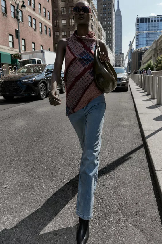 ASYMMETRIC PRINTED HALTER TOP | Zara US