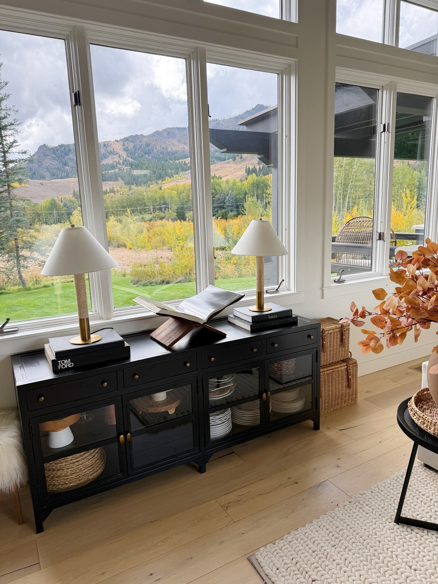 I spy fall outside 🍂🍂 leaves are starting g to change! 

Cozy living room
Home
Decor
Buffer

#LTKHome #LTKSeasonal