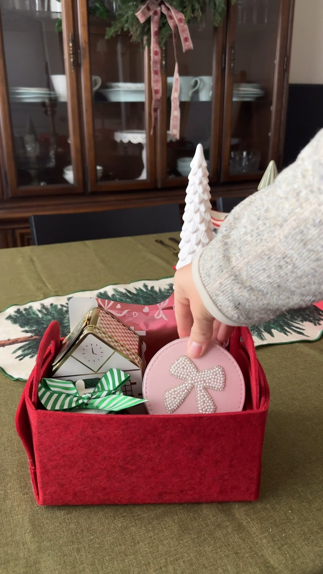 Christmas gift Idea | Great for teachers! 
These foldable Brighteoom felt gift baskets from Target are amazing, cute, and affordable! They come in a pack of 3 for $10!