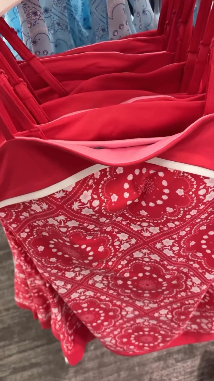 Cutest new bandana print athletic dresses!!

Shorts attached 👏

Comment SHOP if you want a link!

#targetstyle #bandanaprint #athleisurewear #athleisurestyle