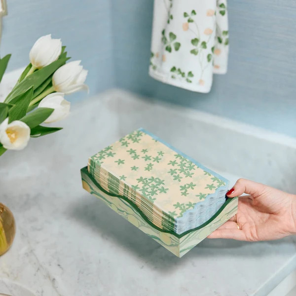 Linen-Like Paper Guest Towel and Lacquer Tray Set | Weezie Towels