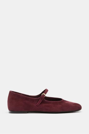 Suede flat ballet flats. Thin strap with buckle closure at instep. Rounded toe.Sole height: 0.4 i... | Zara US