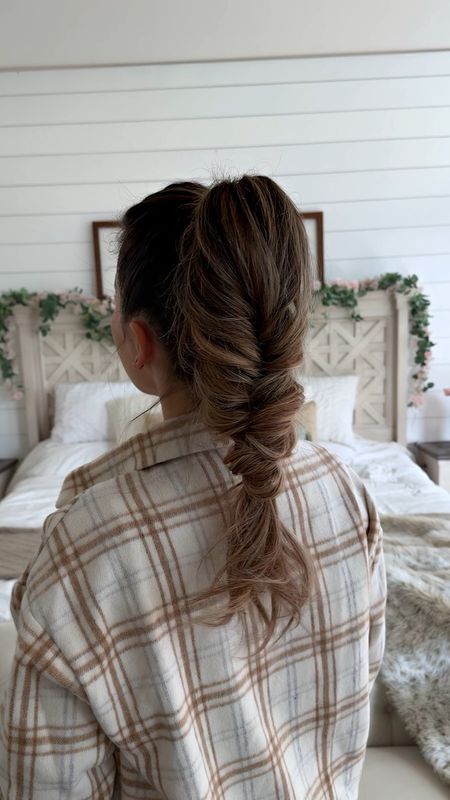 Faux fishtail braided pony ❤️ 

#LTKbeauty #LTKVideo #LTKstyletip