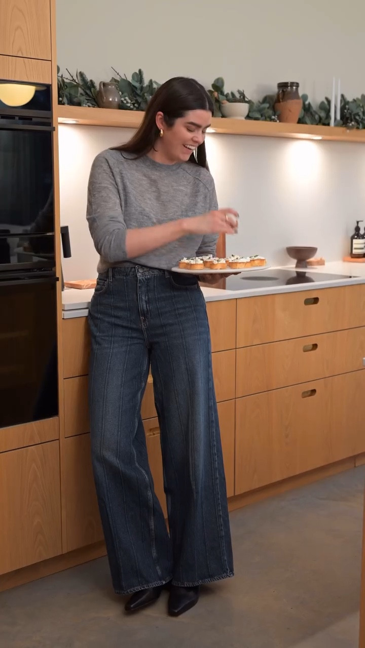 AD | Every day #inHush, whether I’m laying the table for guests, or prepping canapés before they arrive (and sneaking one in for myself!). The Daisy Merino Wool Cardigan and Joggers are perfect for lounging when you still want to feel a little elevated. And the Stripe Wide-Leg Jeans give a twist on one of my wardrobe staples - throw it on with a knitted jumper for a quick and easy hosting look. So cosy, so comfy, always chic. I’ll be wearing these pieces again and again. @Hushofficial