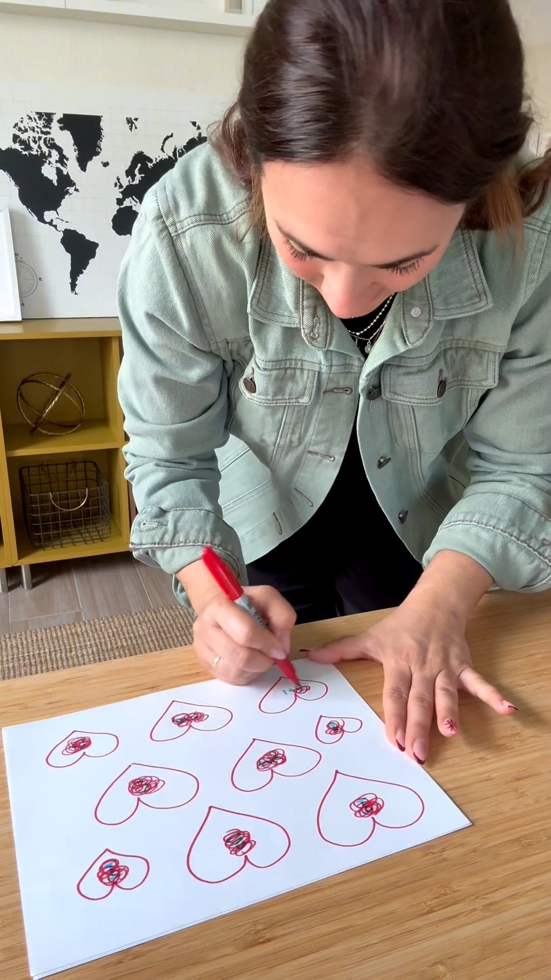 Miren esta actividad de Valentines para aprender letras, números y más. Usé eso tiles magnéticos, un marcador permanente y uno washable. ❤️listo!

#LTKKids #LTKValentine #LTKmomlife