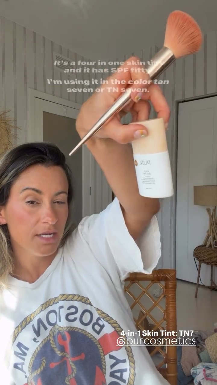 PÜR BEAUTY x RACHAELPROCTOR20 

4-in-1 Skin Tint: TN7