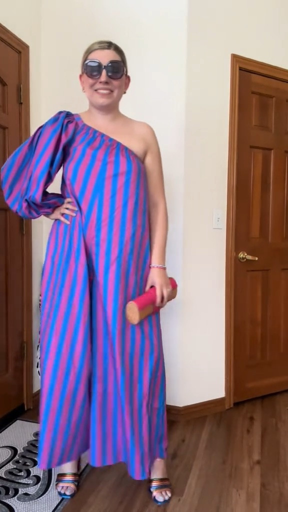 Getting all of my color pops in before the seasons start to change. ☀️ ☀️ ☀️ 

#LTKVideo #LTKStyleTip #LTKTravel