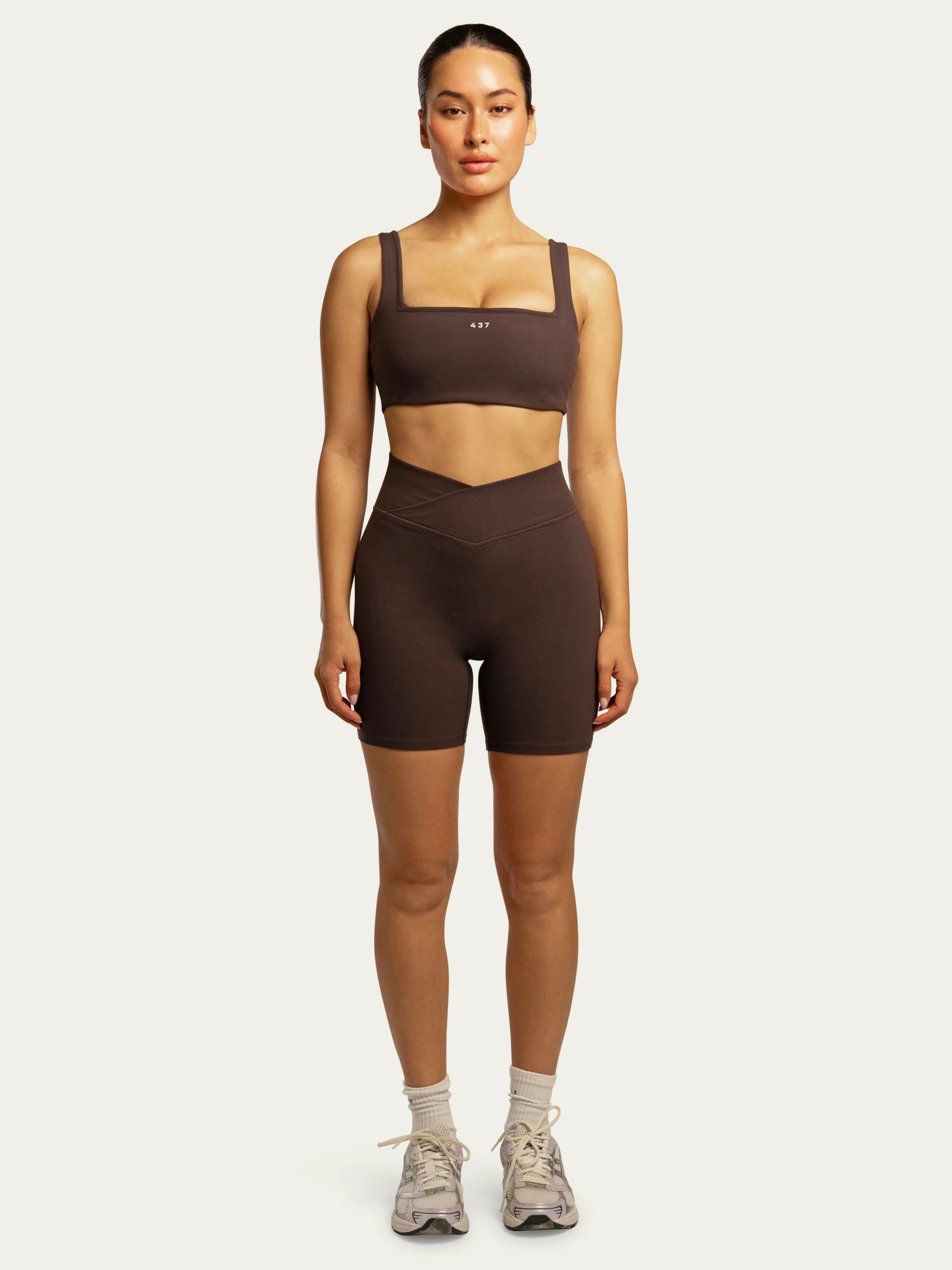 The V Short / Espresso | 437