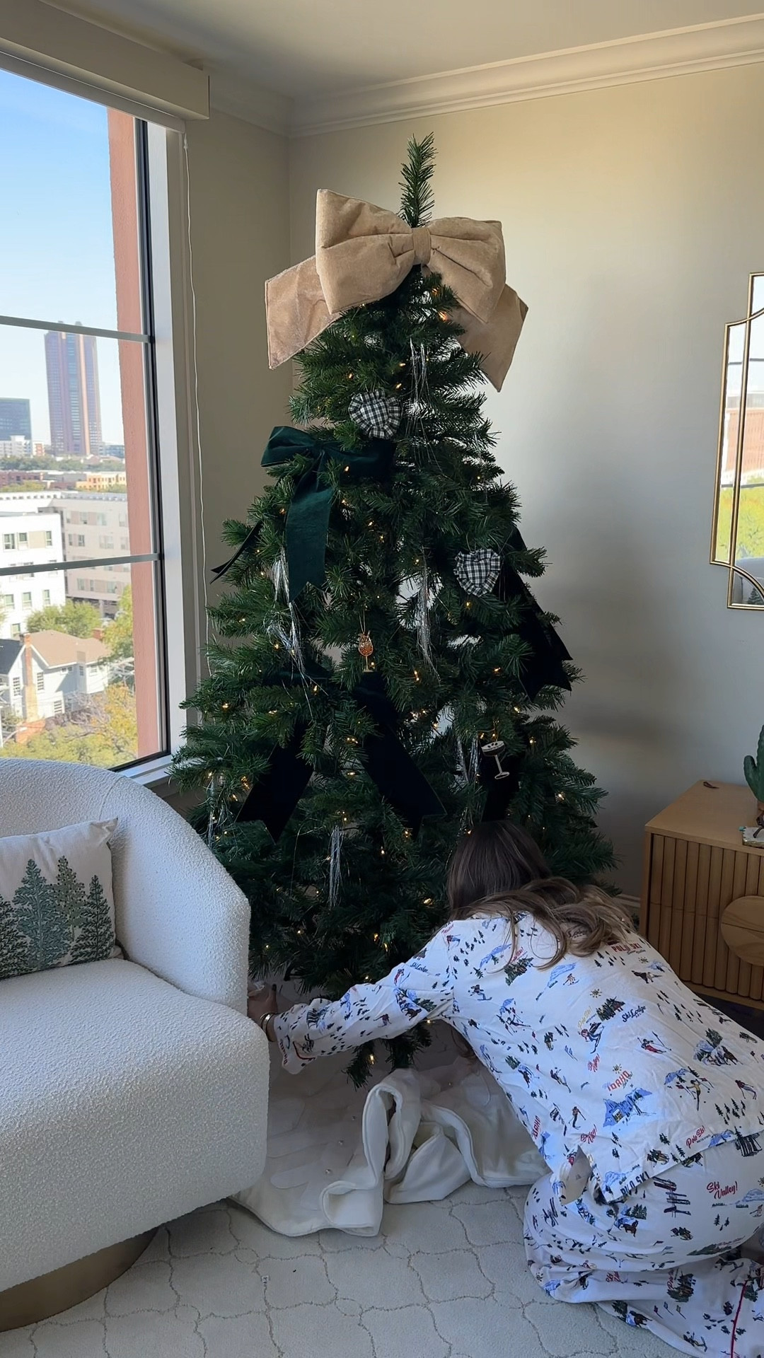 IT’S TIMEEEEEE !!! Unfortunately I will ALWAYS be decorating for Christmas before Thanksgiving…☃️🎄🫶🏼 Nothing makes me happier than holiday decor

Featuring some of my favorite festive decor from @wayfair #wayfair #wayfairpartner #ad

#LTKCyberWeek #LTKHome #LTKHoliday