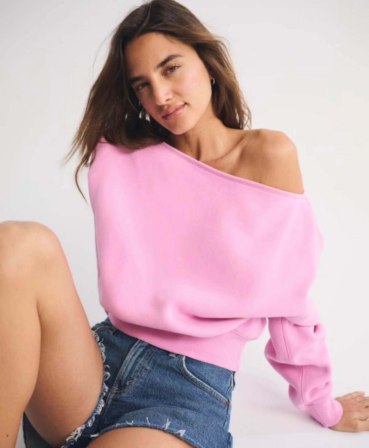 Abercrombie Spring and Summer collection with all the denim, linen blend pants, flowy dresses and all the essentials for the season