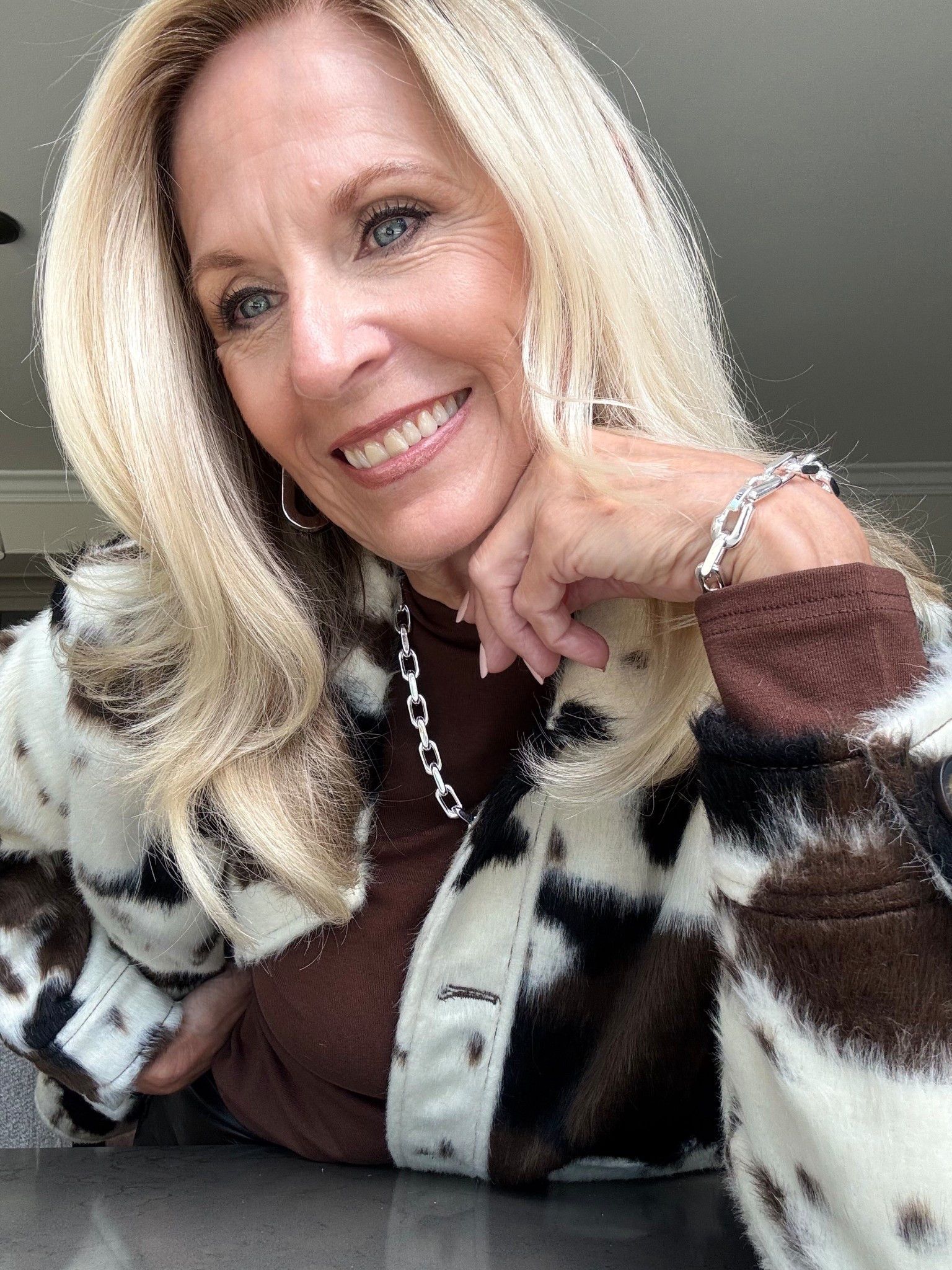 When you’ve got a pretty strong statement piece…

…you want pretty strong jewelry to size up right next to it. @_jennybird jewelry does it again.

This chain necklace and bracelet go so good with her earrings. A triple strong finish to this outfit!

Jacket- @bernardo_outerwear

Follow me for more 50+ style inspiration.

Use Code DEBORAH10 for 10% off @_jennybird 

Use Code DEBORAH15 for this jacket.



#LTKOver40 #LTKStyleTip