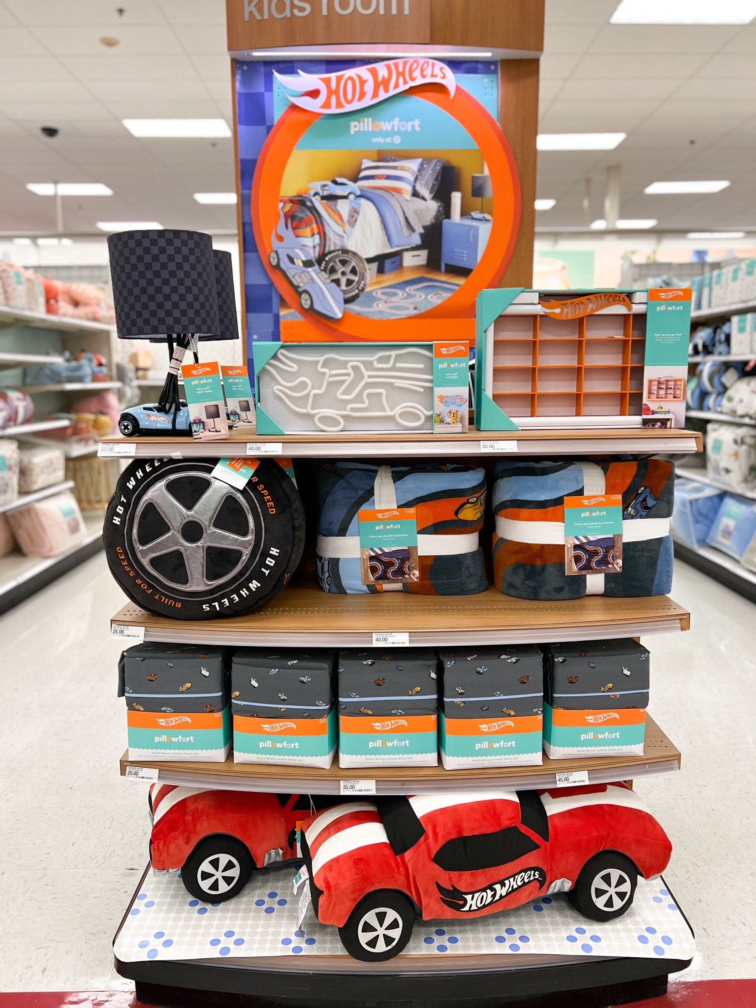 New Hot Wheels x Pillowfort @Target 

#kidsroom #bedroom #targetfinds #targethome #newattarget #playroom

#LTKHome #LTKKids #LTKmomlife