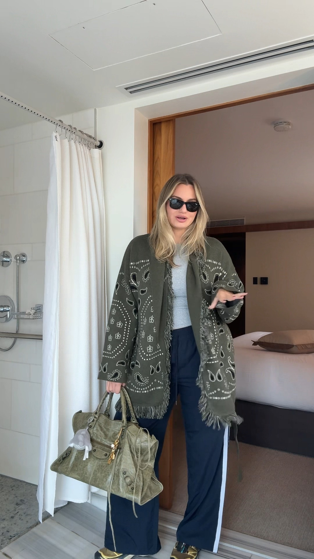 Travel day outfit

#LTKfall #LTKtravel #LTKmidsize