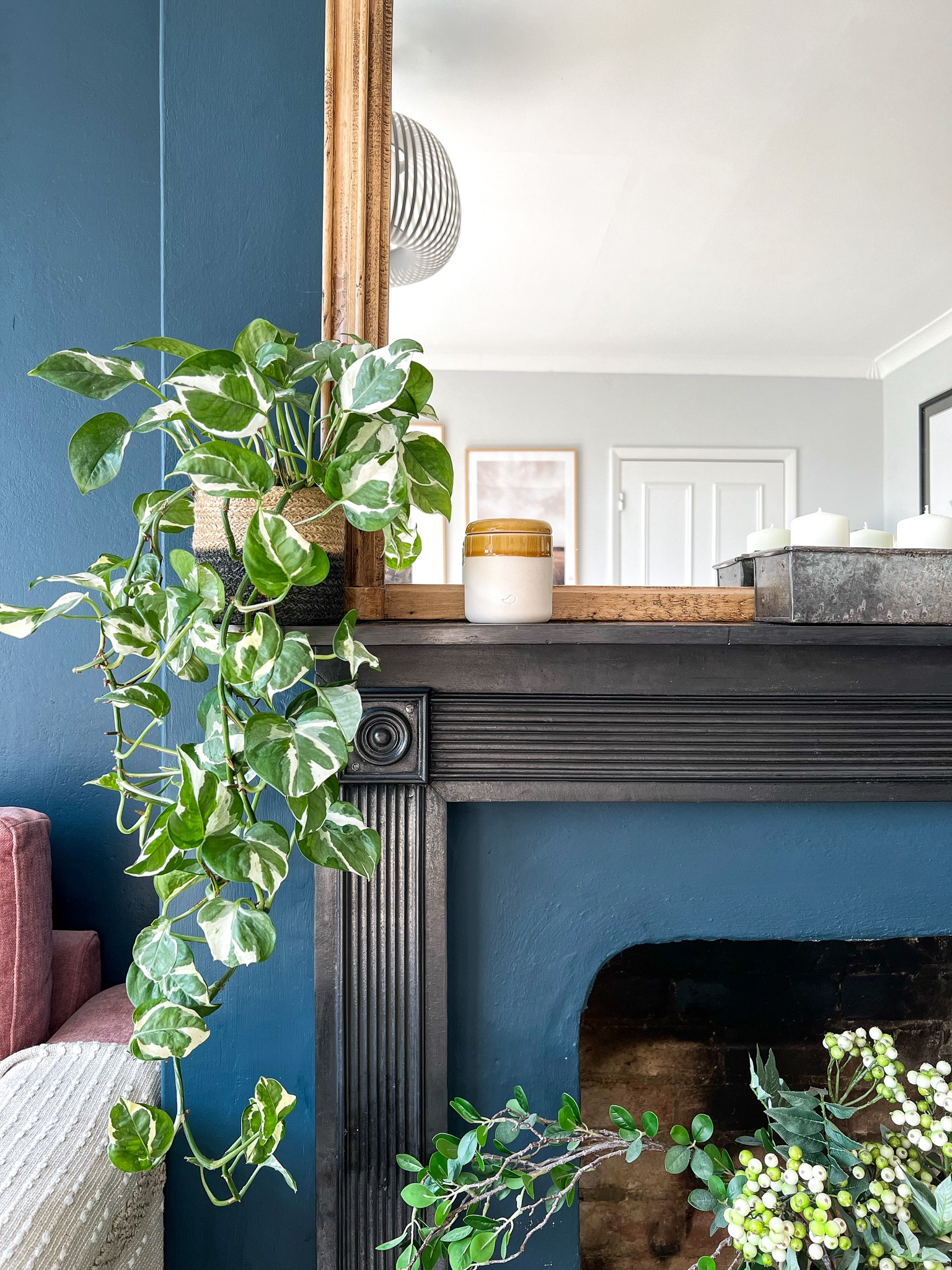 Living room details. I’m often asked about the paint colour in my living room and other home accessories like faux flowers and stems #LTKGift (“Entry”)



#LTKeurope #LTKhome #LTKGiftGuide