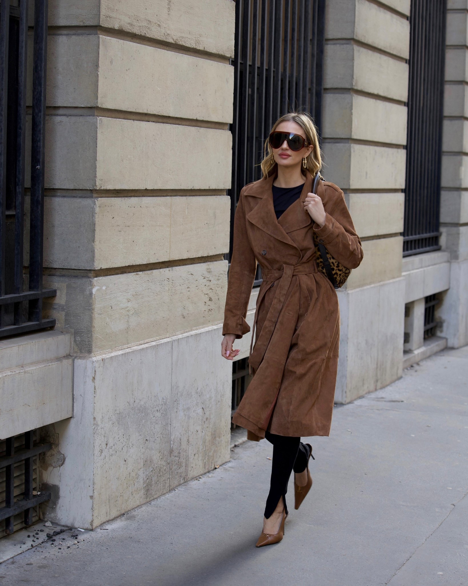 Suede trench perfection in Paris. You can never go wrong with a trench @mintvelvet ad.
