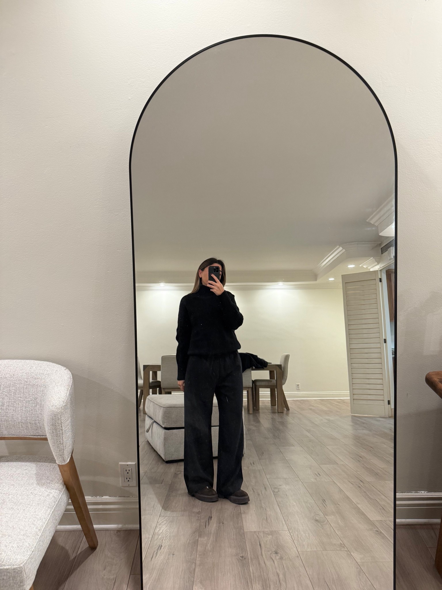 Cashmere sweater  and black pants 

#LTKCyberWeek #LTKHoliday #LTKGiftGuide