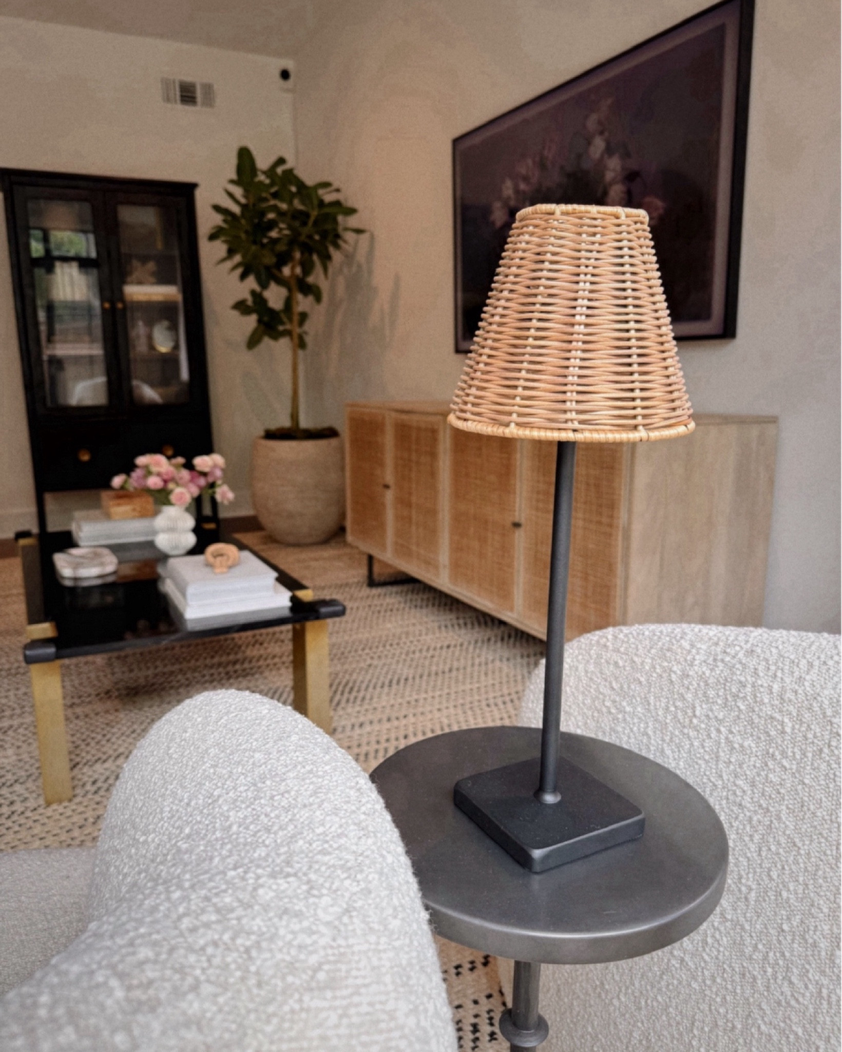 DIY portable lamps for less! Love how these lamps turned out. They are perfect for indoor or outdoor use, took less than 10 minutes to set them up and they look great for the price!!
Amazon home finds, amazon deal, decor, lighting, kitchen, office, bedroom

#LTKFindsUnder50 #LTKHome