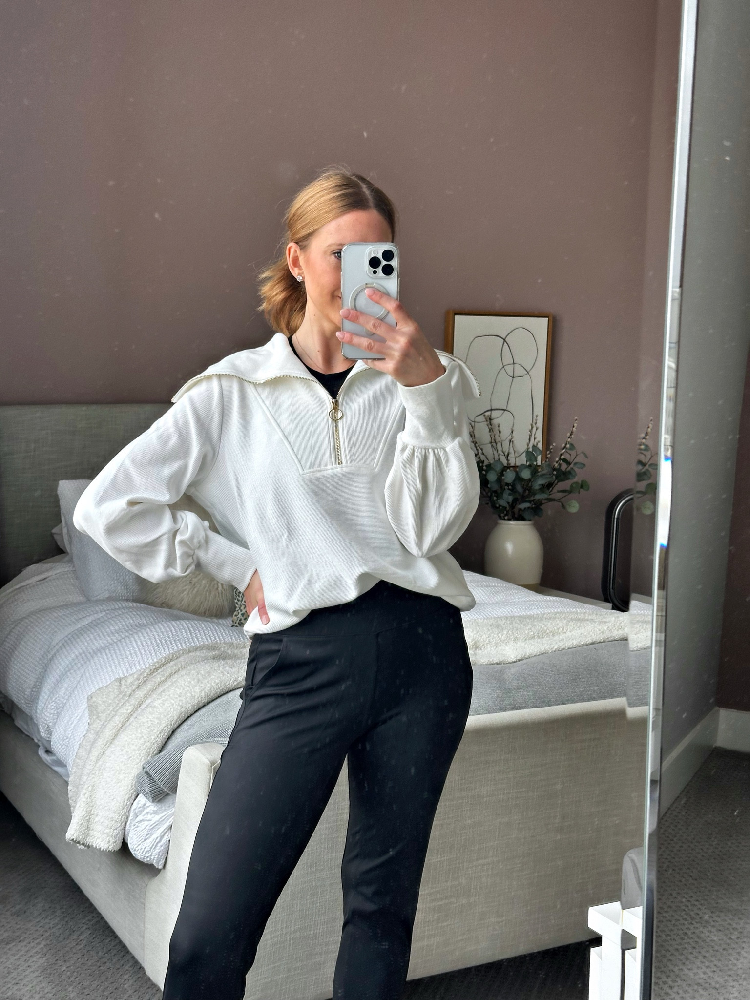 White pullover with gold detail runs oversized. I also just got another pair of these Venice joggers from Athleta that I love! I got these in an xxs - could have also done an XS depending on how you want them to fit 

#LTKstyletip #LTKfindsunder100 #LTKfitness