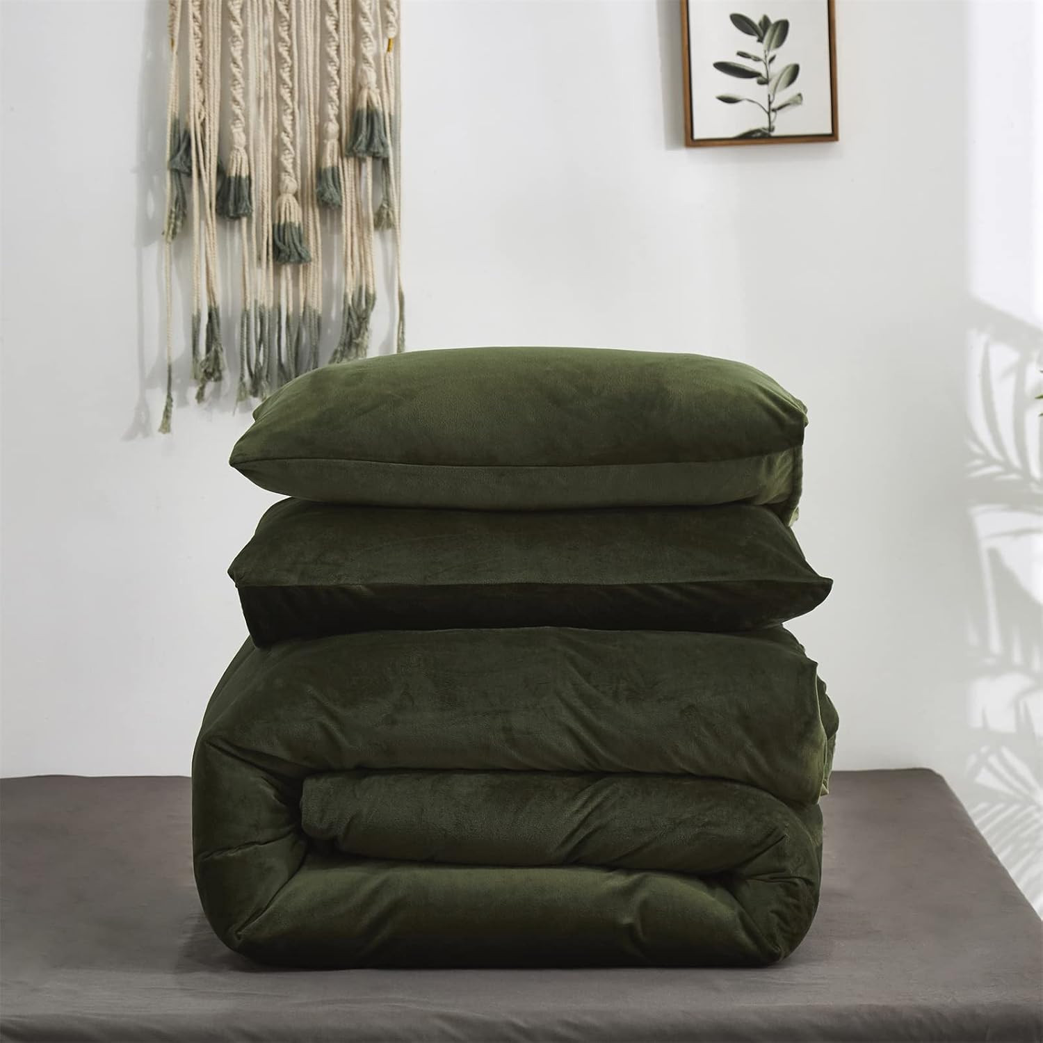KAREVER Dark Green Velvet Comforter Queen Army Green Flannel Velvet Bedding Comforter Set Deep Gr... | Amazon (US)