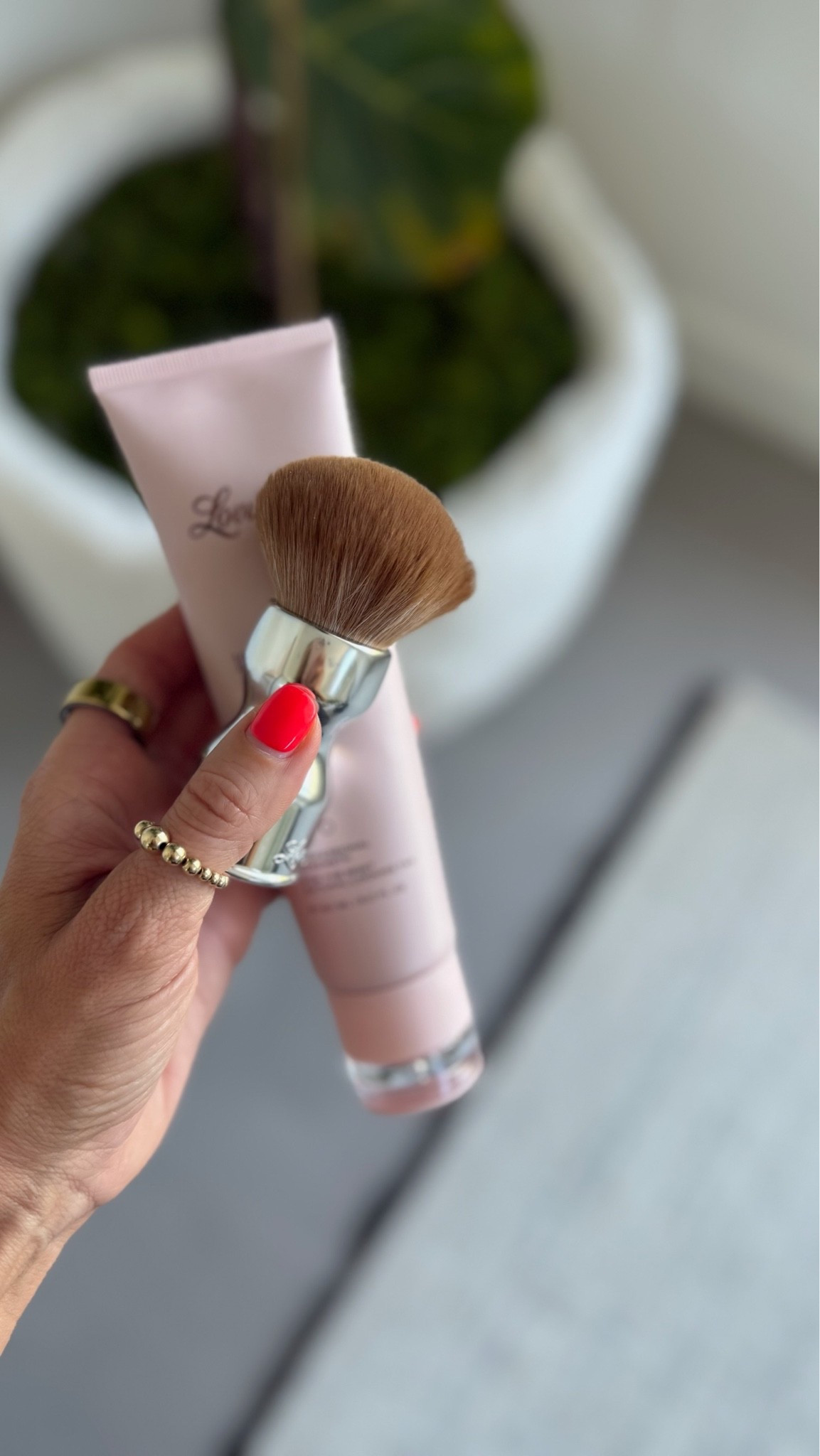 My favorite 10 minute self tan!

#LTKBeauty #LTKselfcare