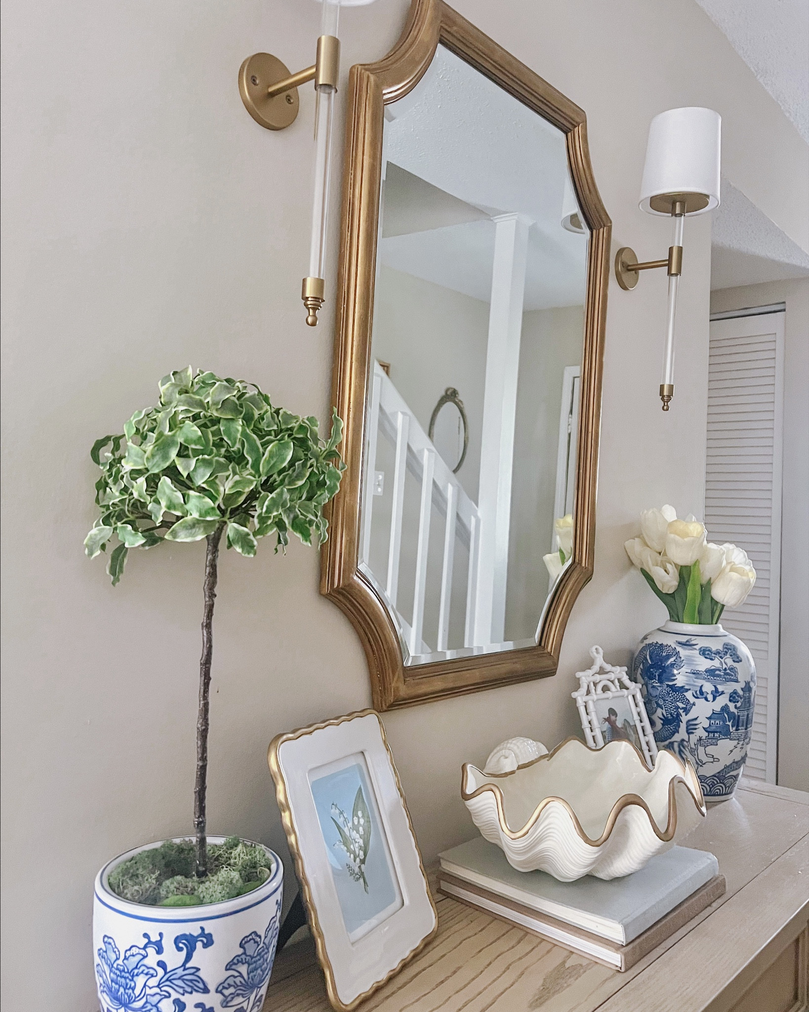 My entryway and table decor💙

Home Decor, Grandmillennial, Blue and White Decor, Mirror, Entryway Table

#LTKhome