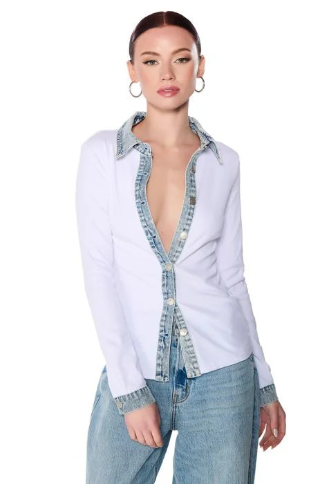 RIB KNIT DENIM TRIM BUTTON DOWN COLLARED SHIRT IN WHITE | AKIRA