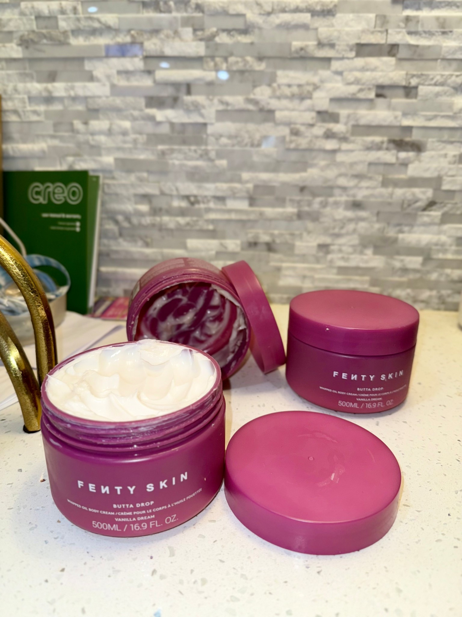 the BEST  thick and moisturizing body cream everr!!!  The hydration is crazyy