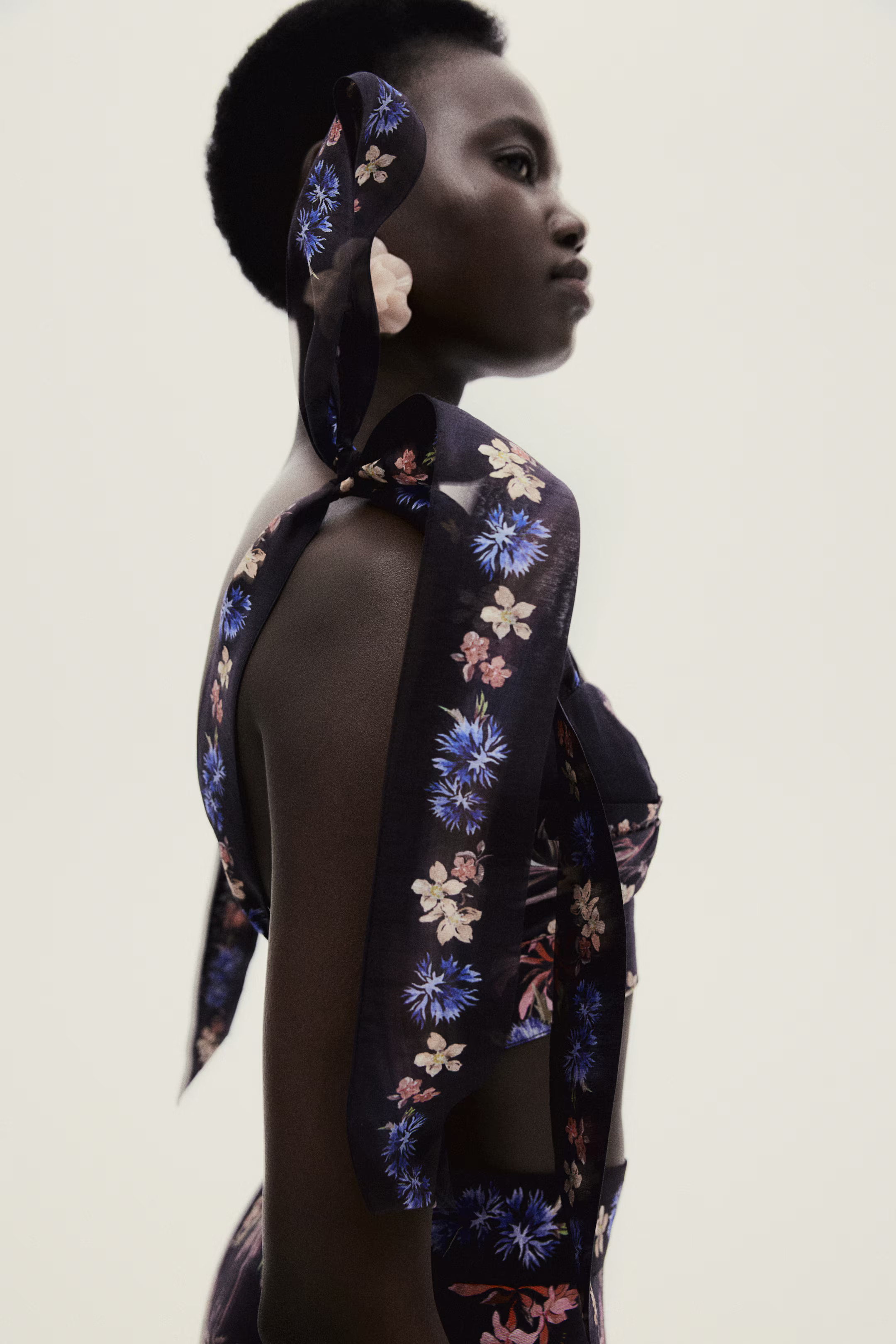 Tie-Strap Crop Top - Black/floral - Ladies | H&M US | H&M (US + CA)